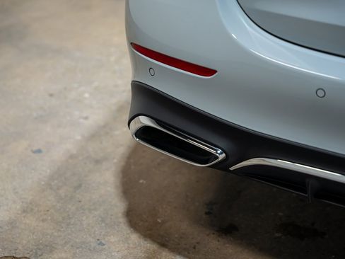 Used 2024 Mercedes-Benz E 350 4MATIC Sedan w/ Driver Assistance Package image 18