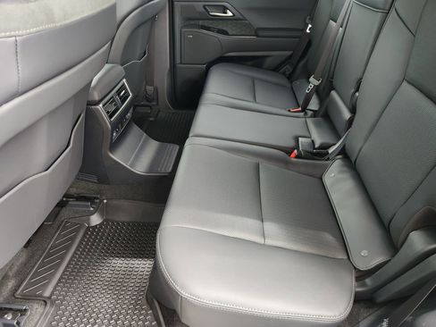 Used 2025 Lexus GX 550 AWD/4WD image 29