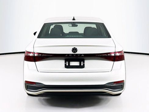 Certified 2025 Volkswagen Jetta Sport FWD image 6