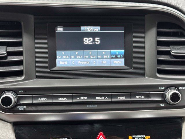 Used 2019 Hyundai Elantra SE FWD image 16