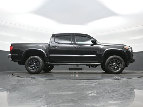 Used 2023 Toyota Tacoma SR5 w/ Black Out Package (TMS) AWD/4WD image 33
