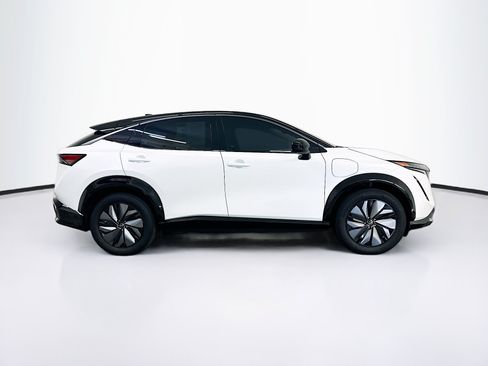 Used 2024 Nissan Ariya AWD image 10