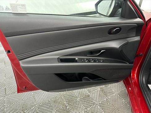 New 2025 Hyundai Elantra SEL image 10