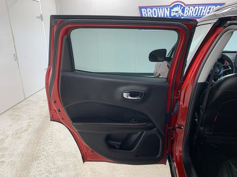 Used 2021 Jeep Compass Trailhawk AWD/4WD image 18