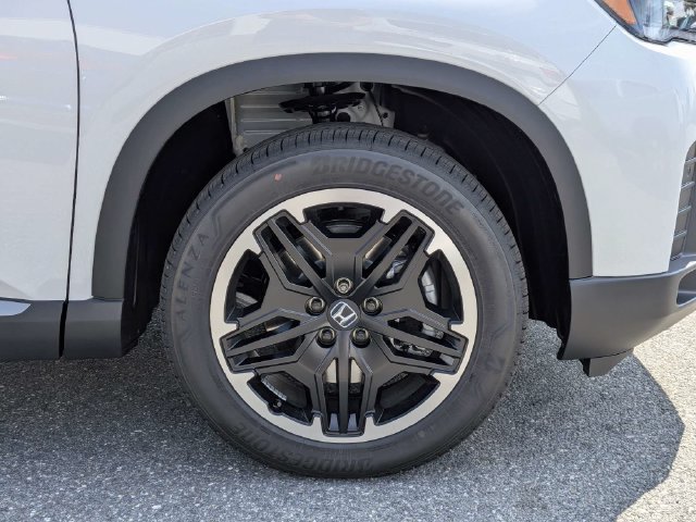 New 2026 Honda Pilot Touring image 11
