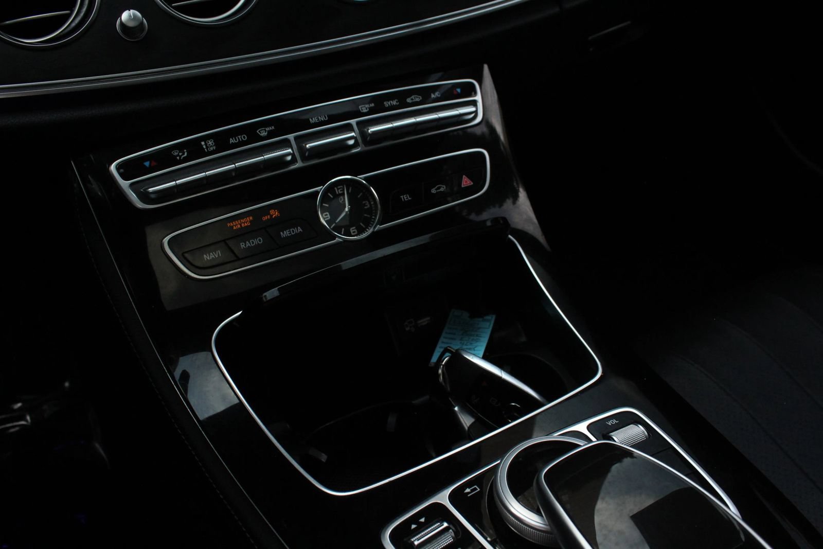 Used 2017 Mercedes-Benz E 300 4MATIC image 34