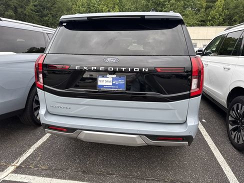 Used 2025 Ford Expedition Platinum AWD/4WD image 18