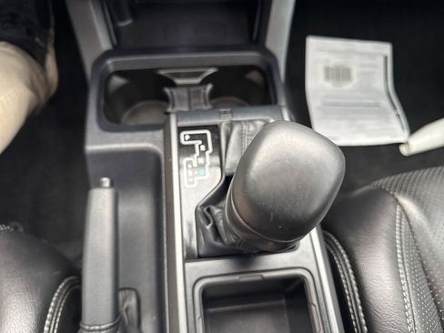 Used 2016 Toyota Tacoma TRD Sport w/ Premium & Technology Package image 31