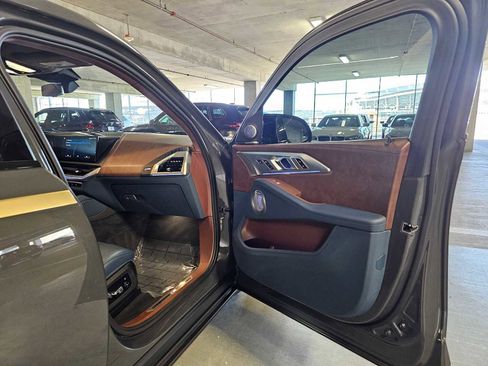 Used 2023 BMW XM AWD/4WD image 38