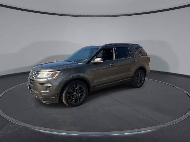 Certified 2018 Ford Explorer XLT w/ Equipment Group 202A AWD/4WD image 4