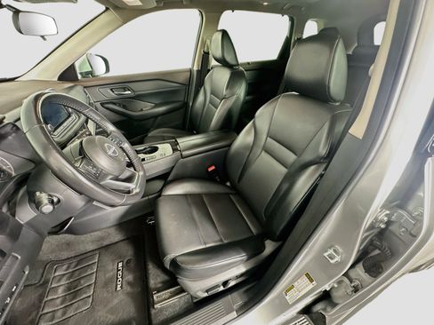 Used 2023 Nissan Rogue SV w/ SV Premium B Package FWD image 13