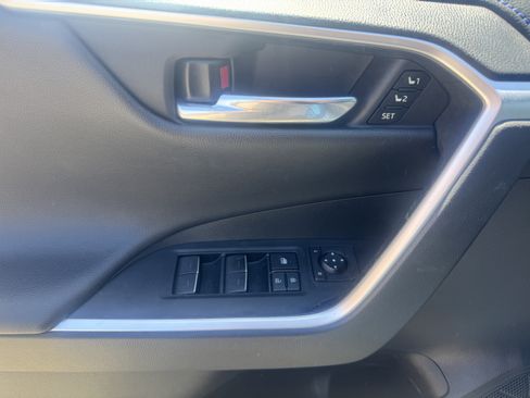 Used 2022 Toyota RAV4 XSE AWD/4WD image 14
