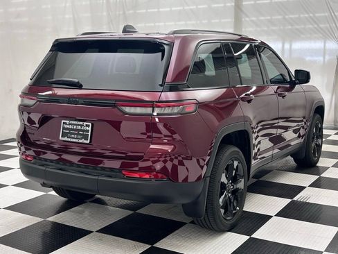 New 2025 Jeep Grand Cherokee 4WD image 8