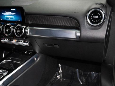 Certified 2026 Mercedes-Benz GLB 250 image 17