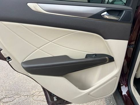 Used 2019 Lincoln MKC Premiere AWD/4WD image 17