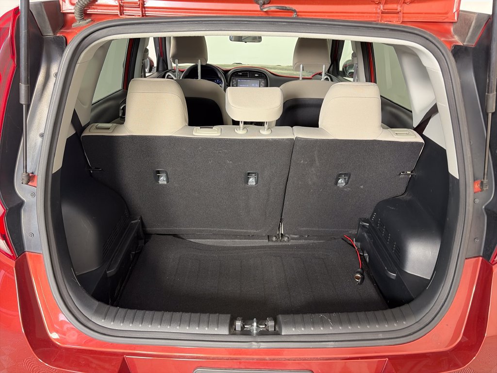 Used 2022 Kia Soul LX FWD image 24