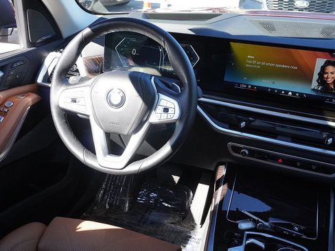 Used 2024 BMW X7 xDrive40i w/ Premium Package image 42