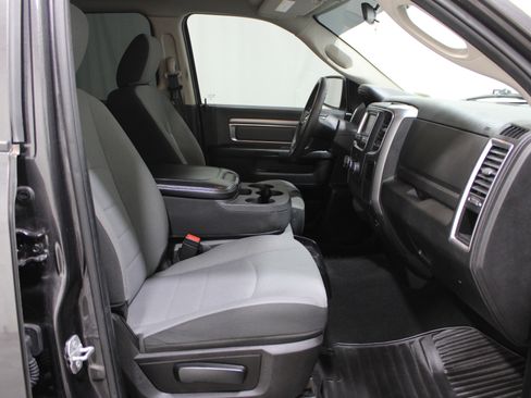Used 2022 RAM 1500 Classic SLT AWD/4WD image 27