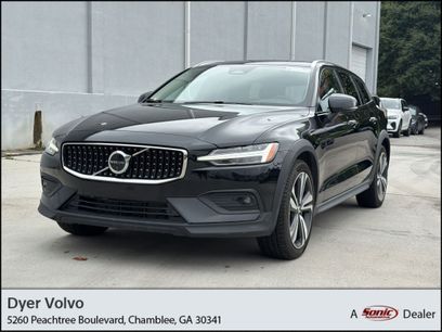 Used 2025 Volvo V60 B5 Cross Country Plus