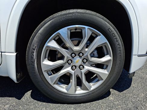 Used 2021 Chevrolet Traverse Premier AWD/4WD image 9