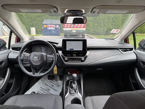 Used 2025 Toyota Corolla LE FWD image 15