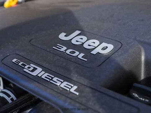 Used 2023 Jeep Gladiator Sport image 18