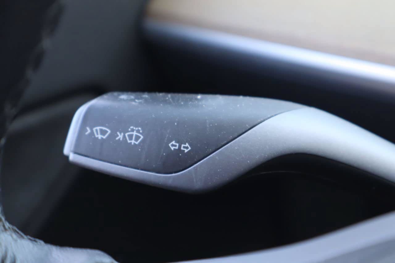 Used 2021 Tesla Model Y Long Range AWD/4WD image 11