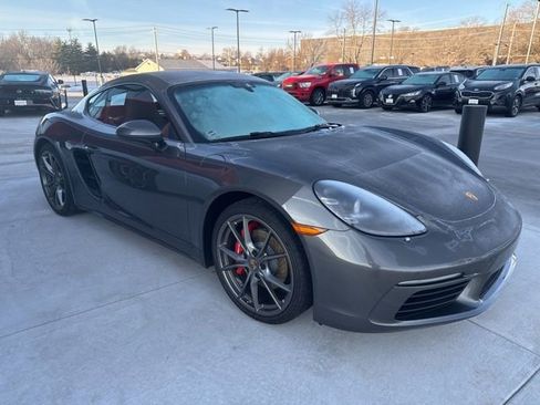 Used 2022 Porsche 718 Cayman S image 3