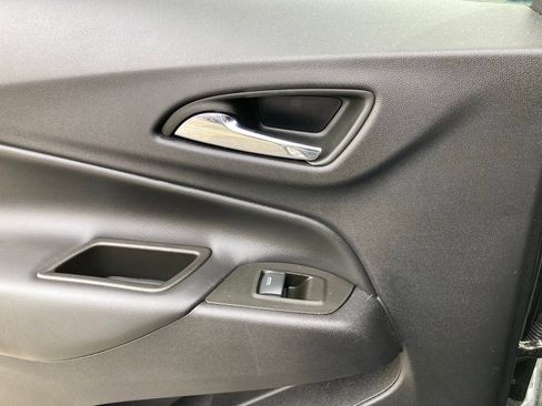 Used 2023 Chevrolet Equinox LT AWD/4WD image 17