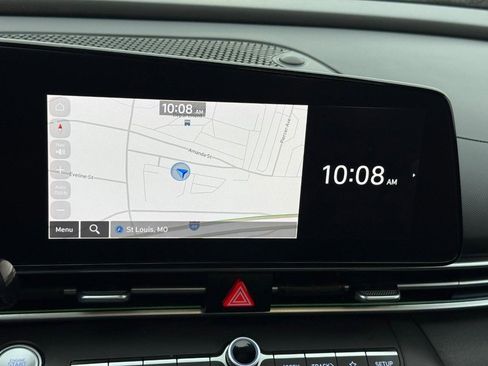 Used 2024 Hyundai Elantra Limited image 25