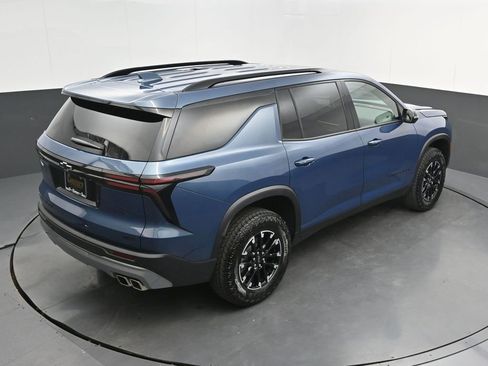 Used 2025 Chevrolet Traverse Z71 w/ Driver Confidence Package AWD/4WD image 32