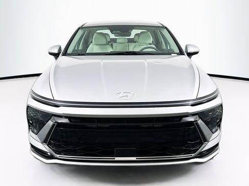 Used 2025 Hyundai Sonata SEL FWD image 2