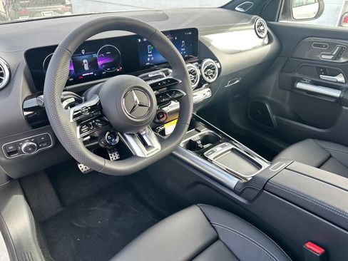 Used 2025 Mercedes-Benz GLA 35 AMG 4MATIC image 31