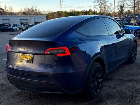 Used 2022 Tesla Model Y Long Range image 13