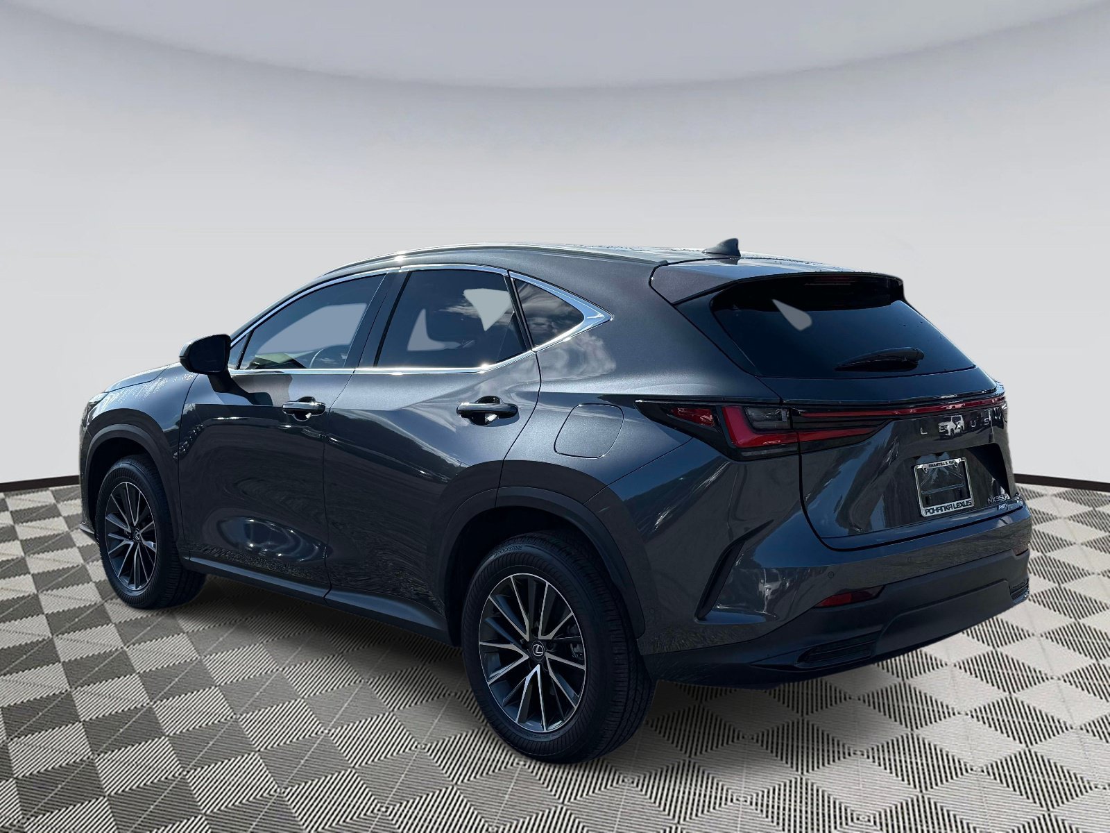 Used 2025 Lexus NX 350h AWD w/ Luxury Package image 4