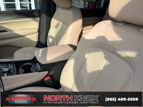 New 2025 Jeep Grand Cherokee L Limited image 4