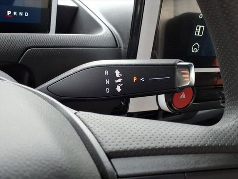 New 2025 Chevrolet Brightdrop 400 w/ Power Door Package image 15