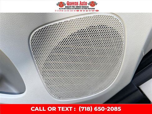 Used 2019 Dodge Grand Caravan SE FWD image 37