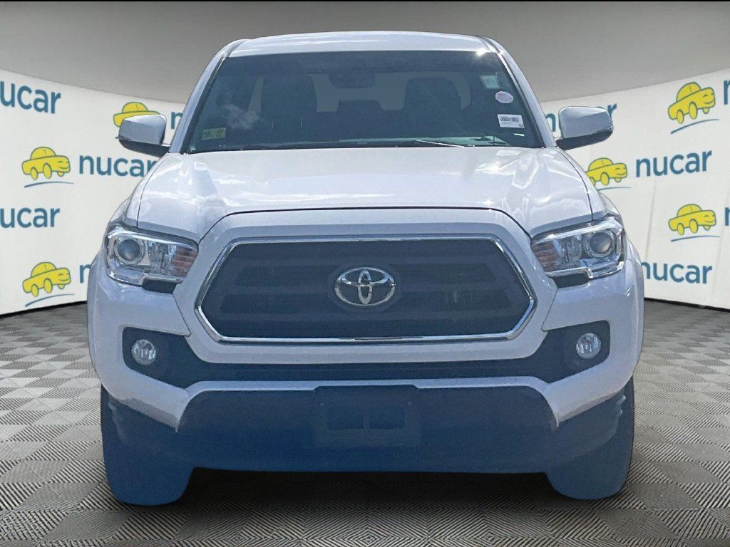 Used 2023 Toyota Tacoma SR5 AWD/4WD image 2