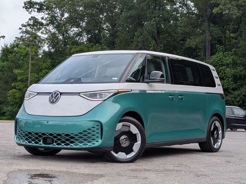 Used 2025 Volkswagen ID. Buzz Pro S Plus RWD image 4