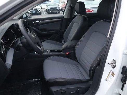 New 2026 Volkswagen Jetta SE image 16