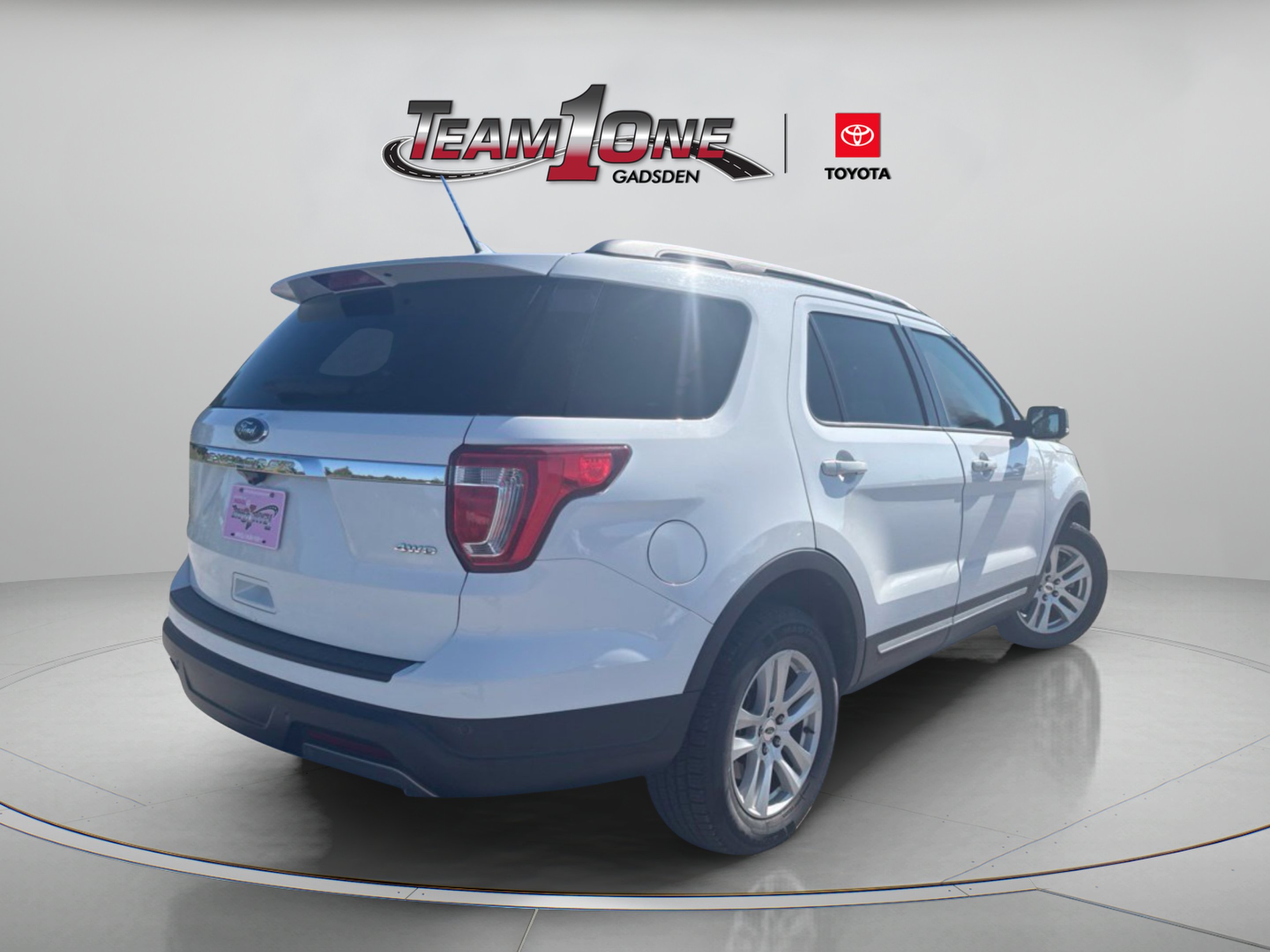 Used 2019 Ford Explorer XLT w/ Equipment Group 201A AWD/4WD image 11