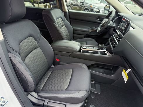 New 2025 Nissan Pathfinder SV w/ Lighting Package (N92) image 11