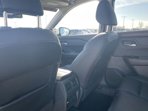 Used 2022 Nissan Rogue SL w/ SL Premium Package image 37