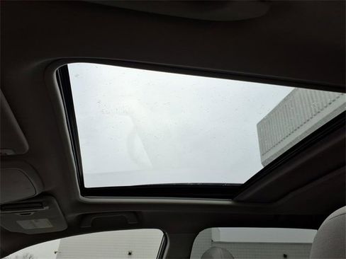 Used 2019 Subaru Forester Premium image 3