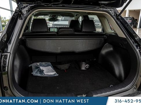 Used 2025 Toyota Corolla Cross XLE AWD/4WD image 27