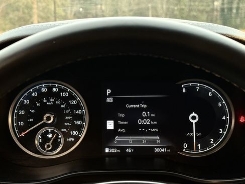 Used 2025 Genesis G70 2.5T image 27