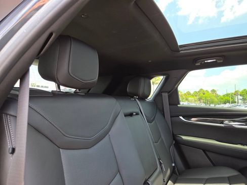 Used 2021 Cadillac XT5 Premium Luxury FWD image 19
