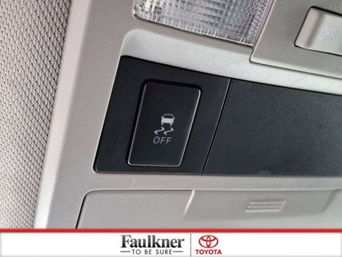 Certified 2019 Toyota Tacoma SR image 24