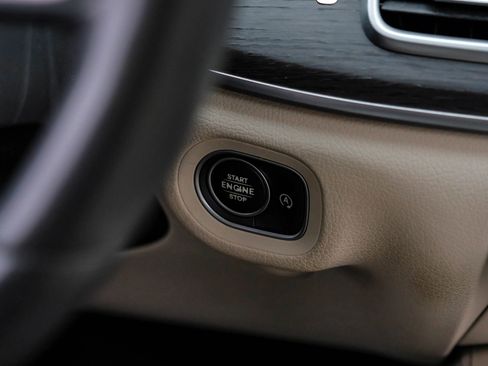 Used 2020 Mercedes-Benz GLS 450 4MATIC image 26